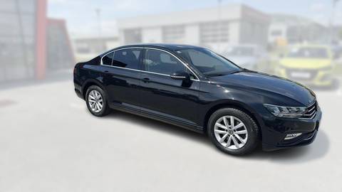 2022 Volkswagen Passat — sličica 3