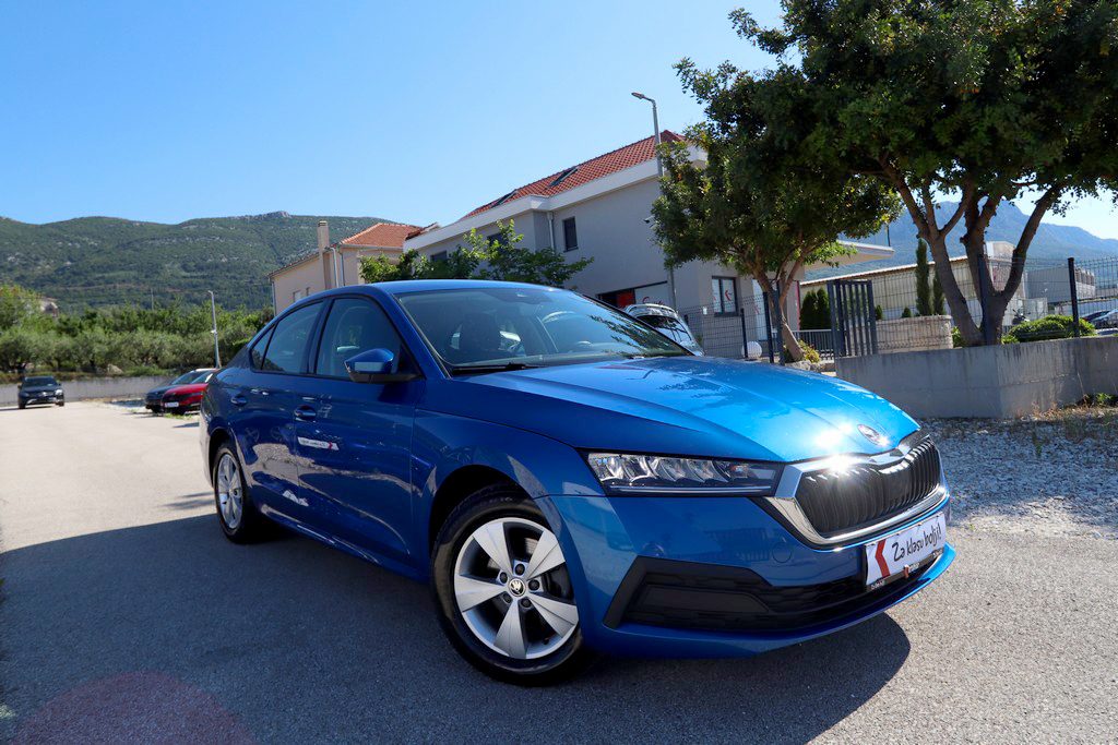 2021 Škoda Octavia — fotografija 12