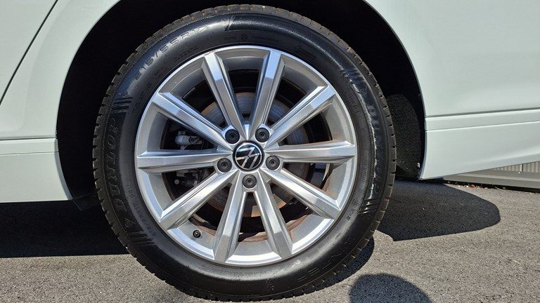 2021 Volkswagen Passat — fotografija 28
