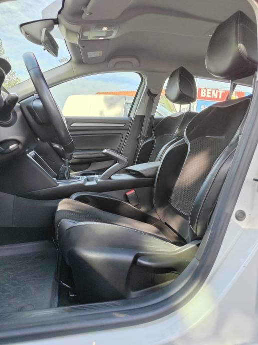 2018 Renault Megane — fotografija 12
