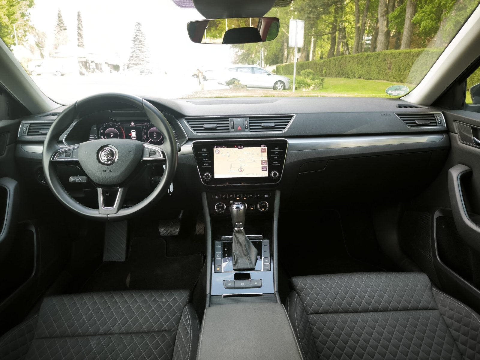 2019 Škoda Superb — fotografija 18