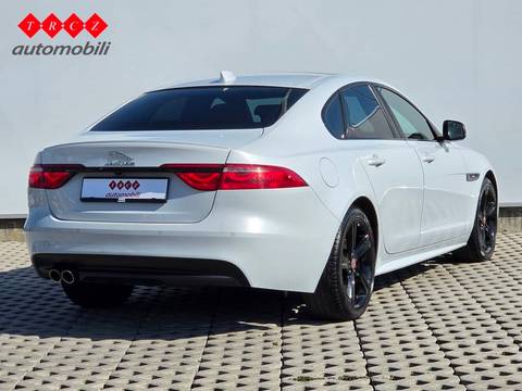 2017 Jaguar XF — sličica 4