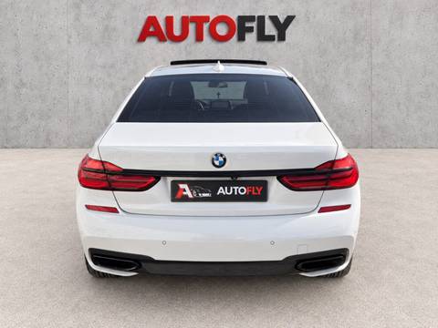 2017 BMW Serija 7 M Sport — sličica 7