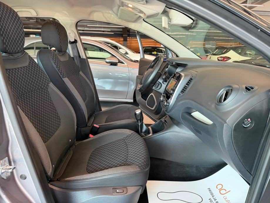 2019 Renault Captur — fotografija 23