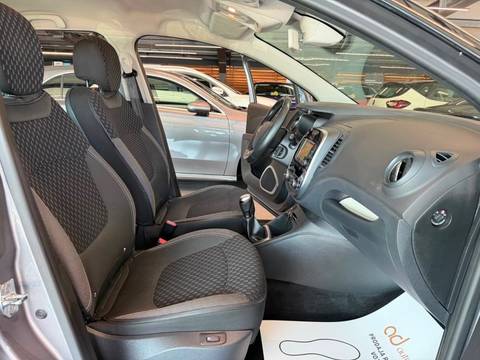 2019 Renault Captur — sličica 23