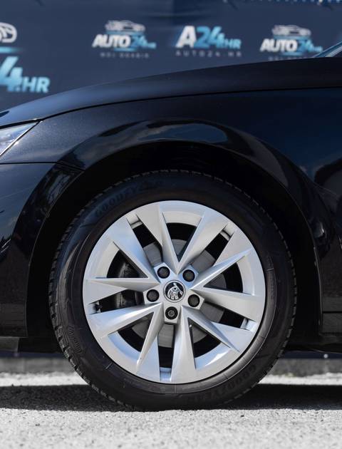 2021 Škoda Octavia — sličica 6