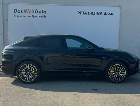 2021 Porsche Cayenne — sličica 8