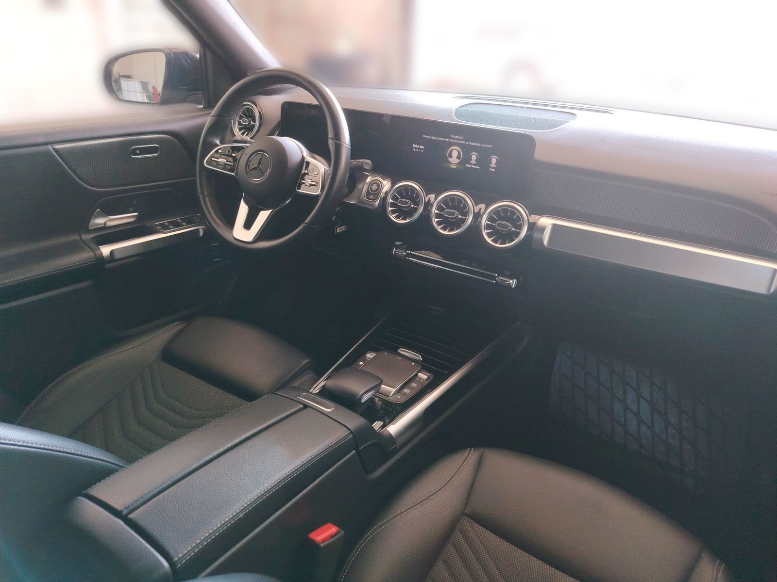 2023 Mercedes-Benz GLB — fotografija 21