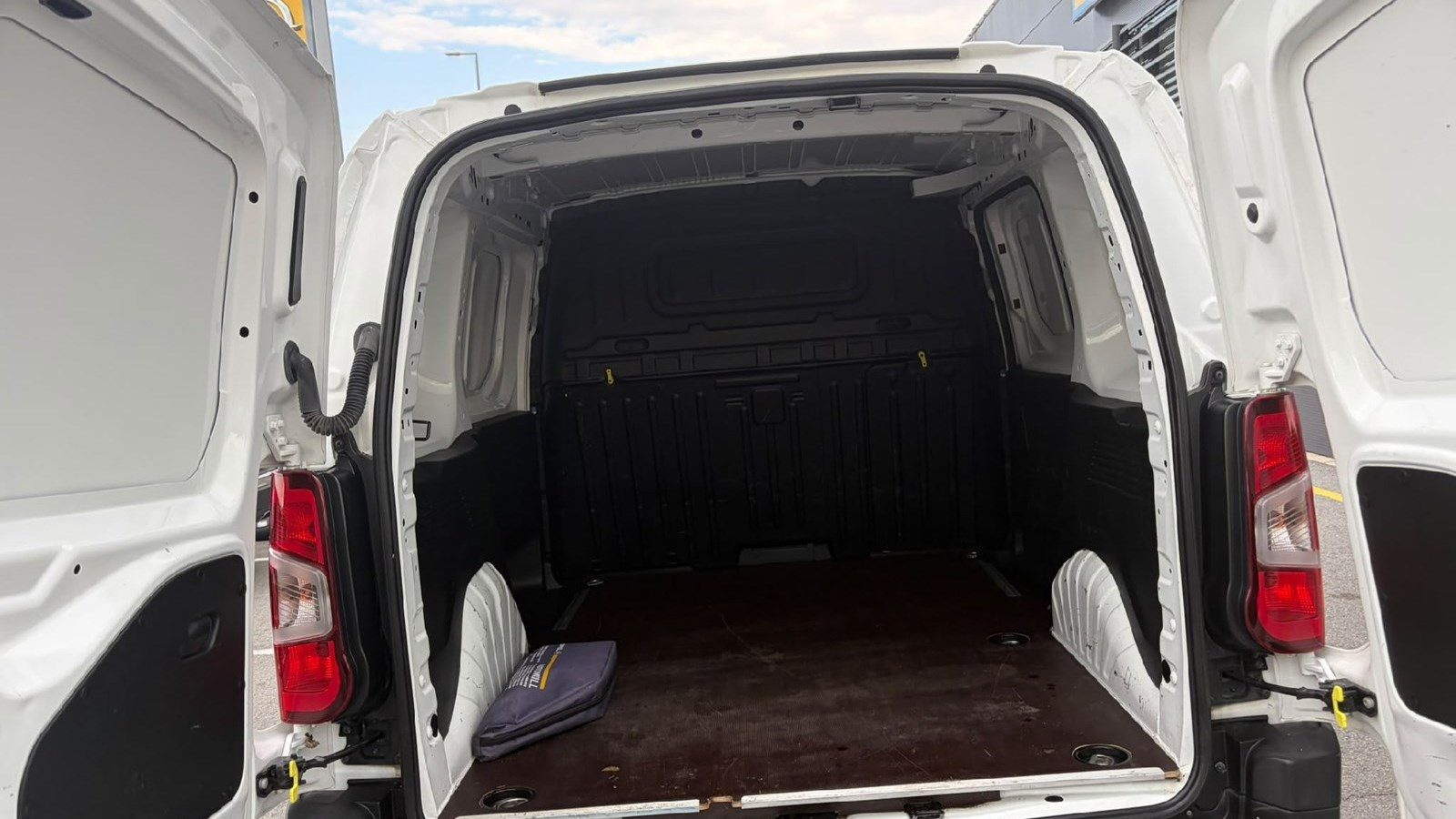 2021 Opel Combo van — fotografija 11