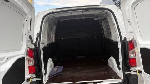 2021 Opel Combo van — sličica 11
