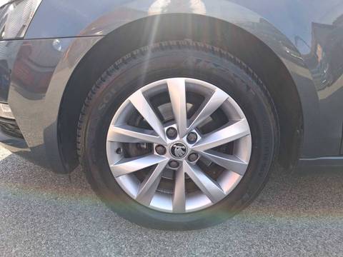 2019 Škoda Octavia — sličica 14