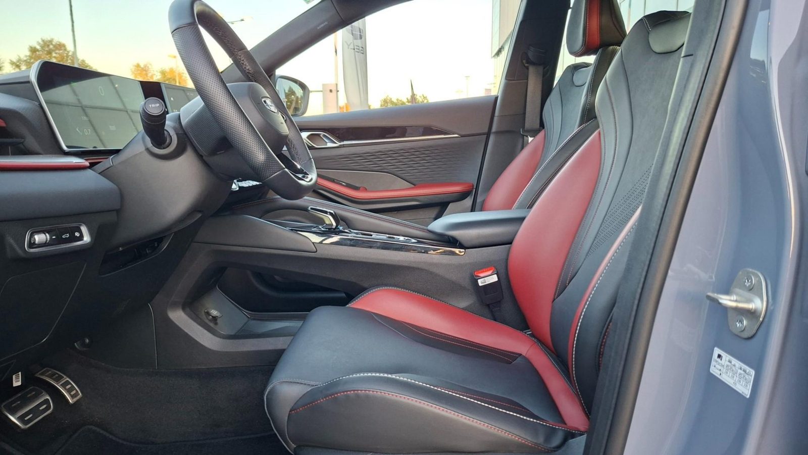 2024 Geely Coolray — fotografija 3