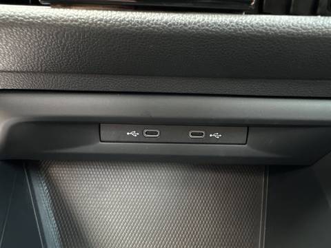 2021 Volkswagen Golf — sličica 28