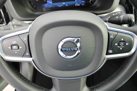 2022 Volvo XC60 — sličica 15