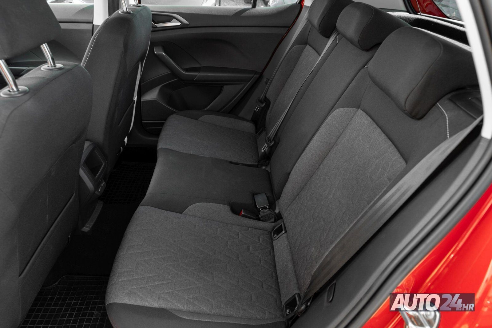2025 Volkswagen T-Cross Life Plus — fotografija 8