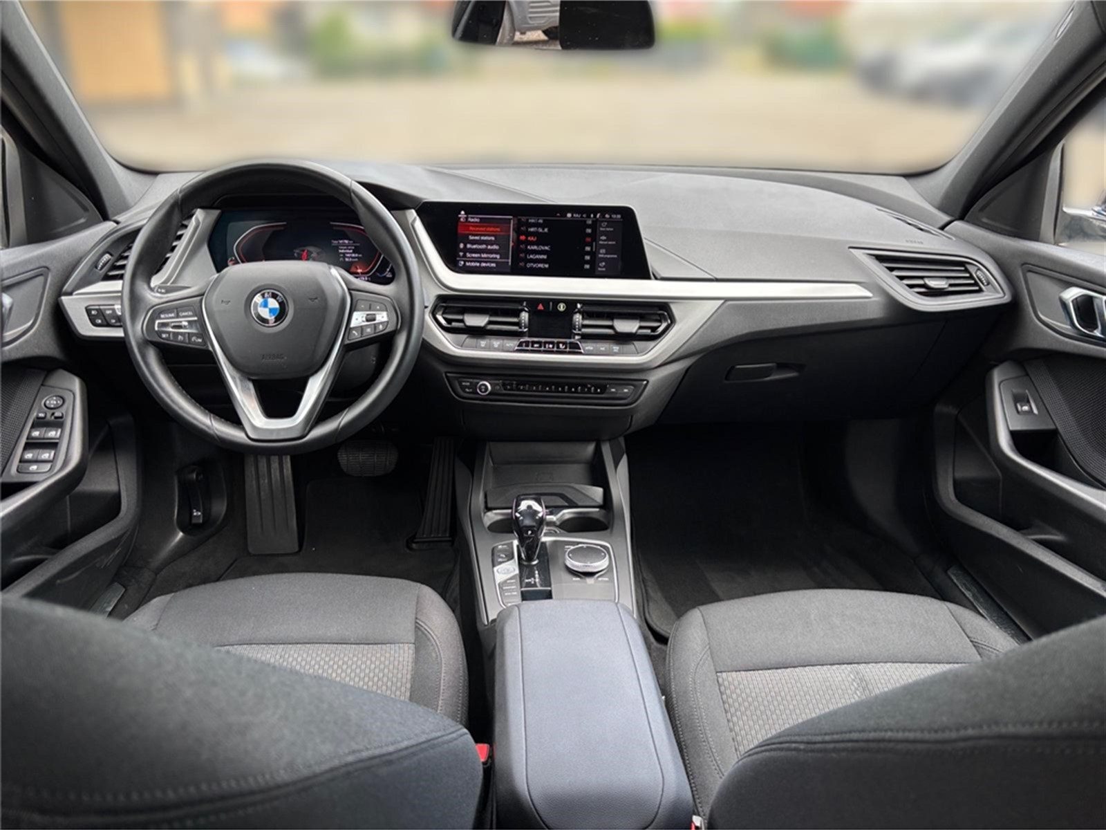 2021 BMW Serija 1 — fotografija 10