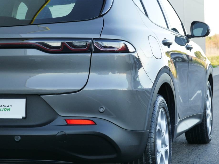 2023 Alfa Romeo Tonale — fotografija 10