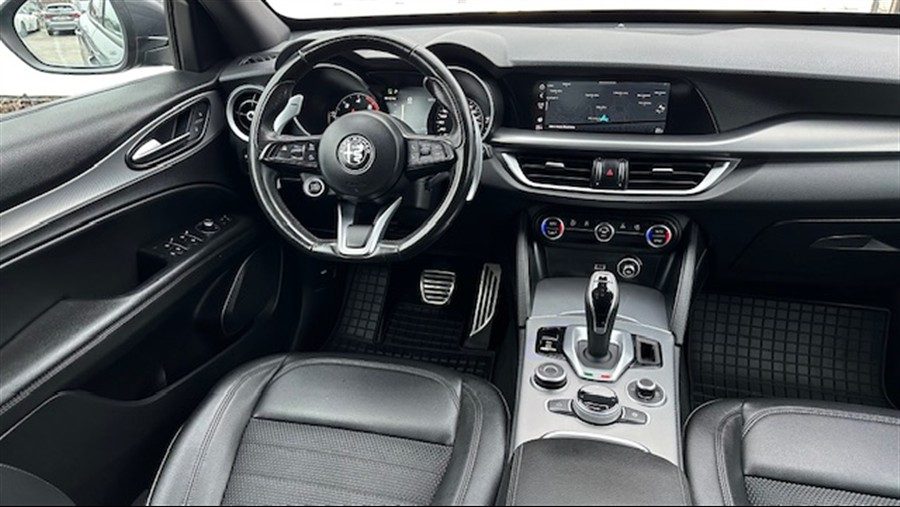 2022 Alfa Romeo Stelvio — fotografija 10