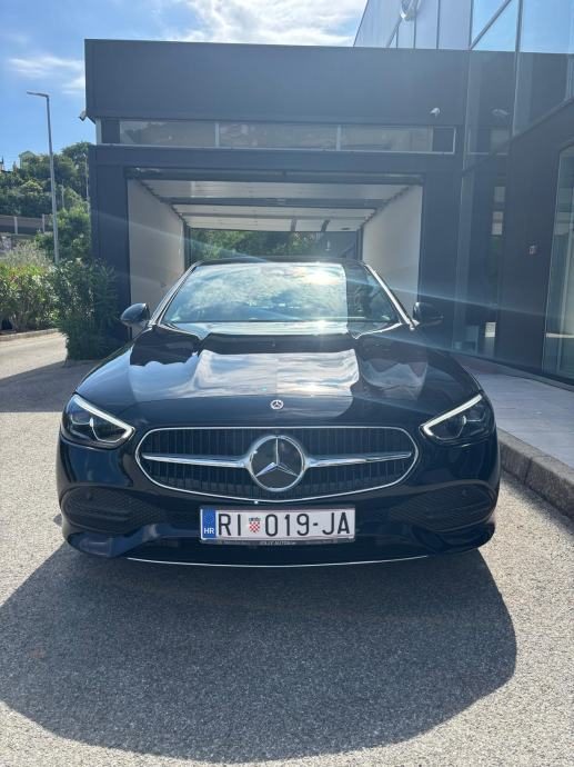 2024 Mercedes-Benz C-klasa — fotografija 3