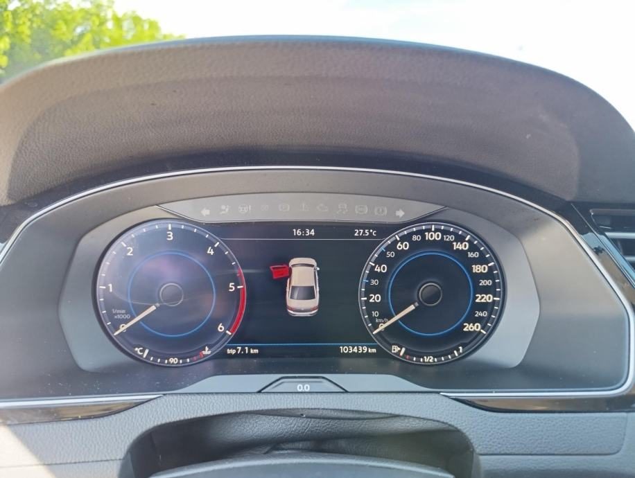 2018 Volkswagen Passat — fotografija 4