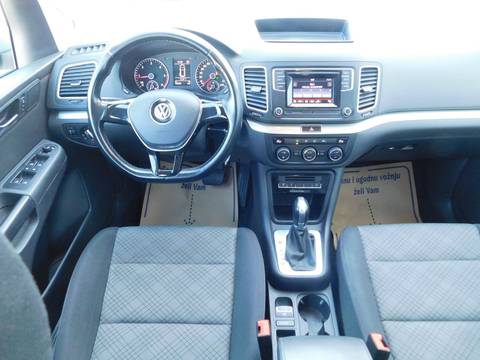 2016 Volkswagen Sharan — sličica 11