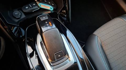 2021 Peugeot 2008 — sličica 18