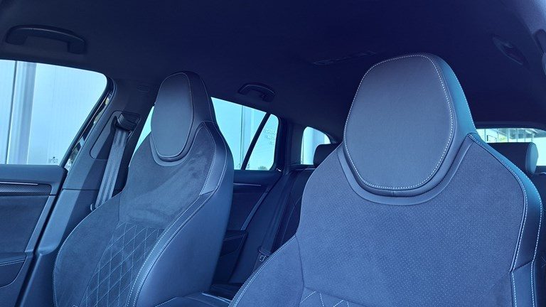 2023 Škoda Superb — fotografija 10
