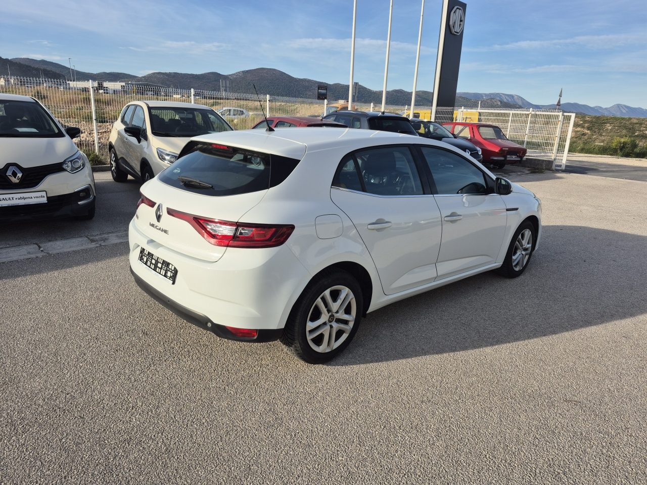 2019 Renault Megane — fotografija 8