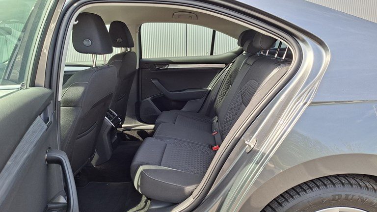 2022 Škoda Superb — fotografija 7