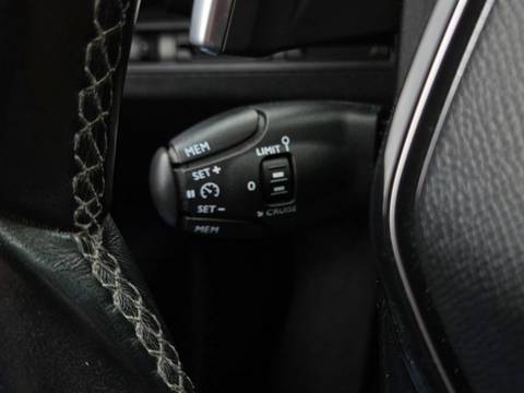 2018 Peugeot 3008 — sličica 15