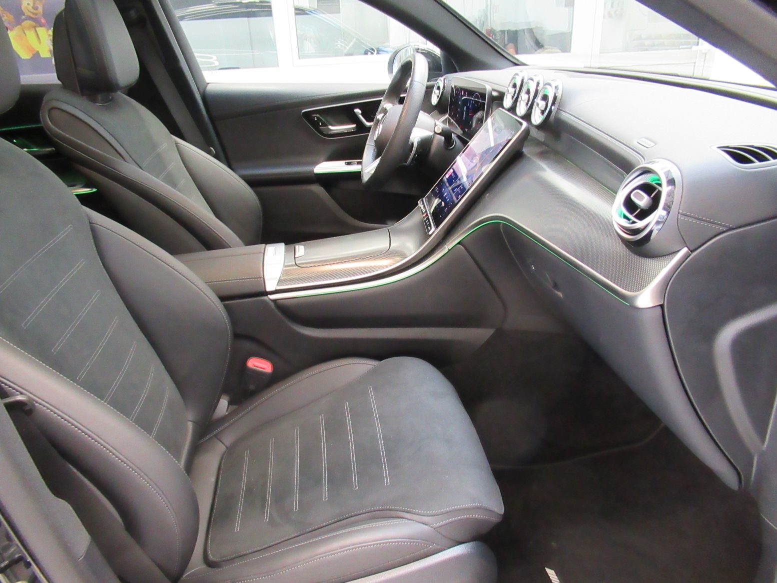 2025 Mercedes-Benz GLC — fotografija 11