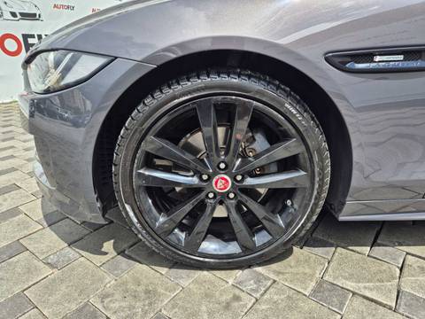 2017 Jaguar XE — sličica 24