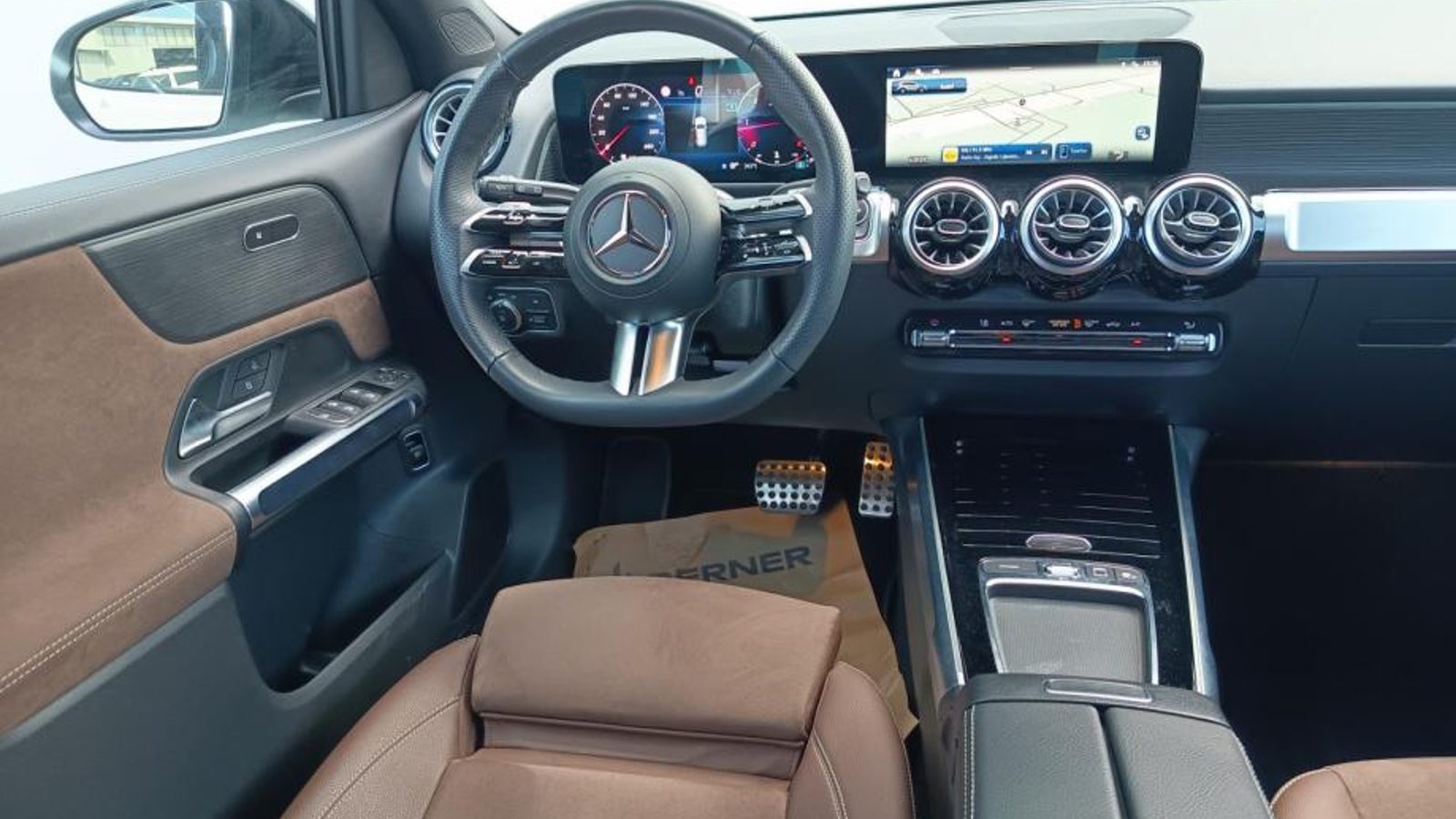 2025 Mercedes-Benz GLB AMG Line — fotografija 11