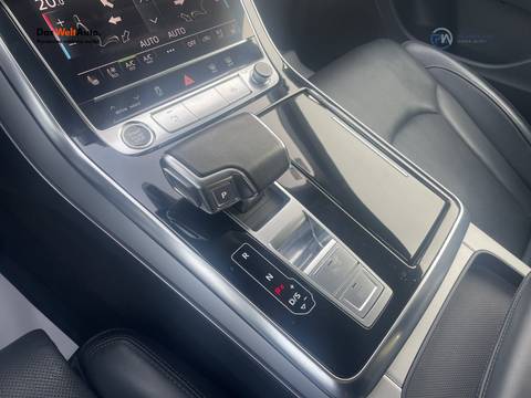 2020 Audi Q8 S line — sličica 18