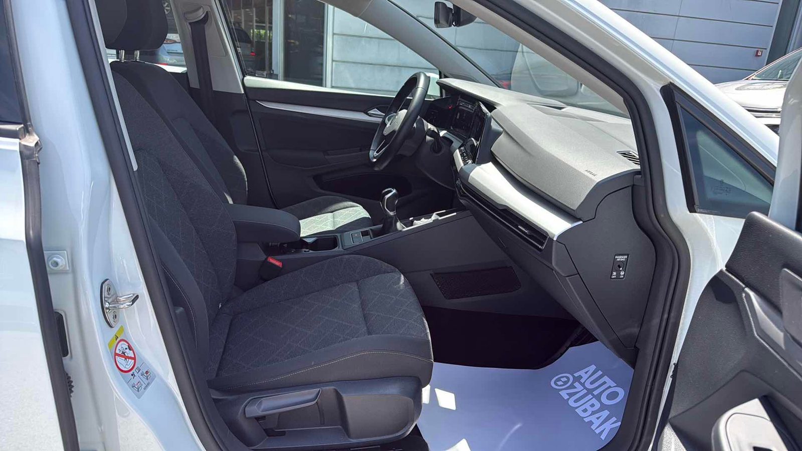 2022 Volkswagen Golf — fotografija 9