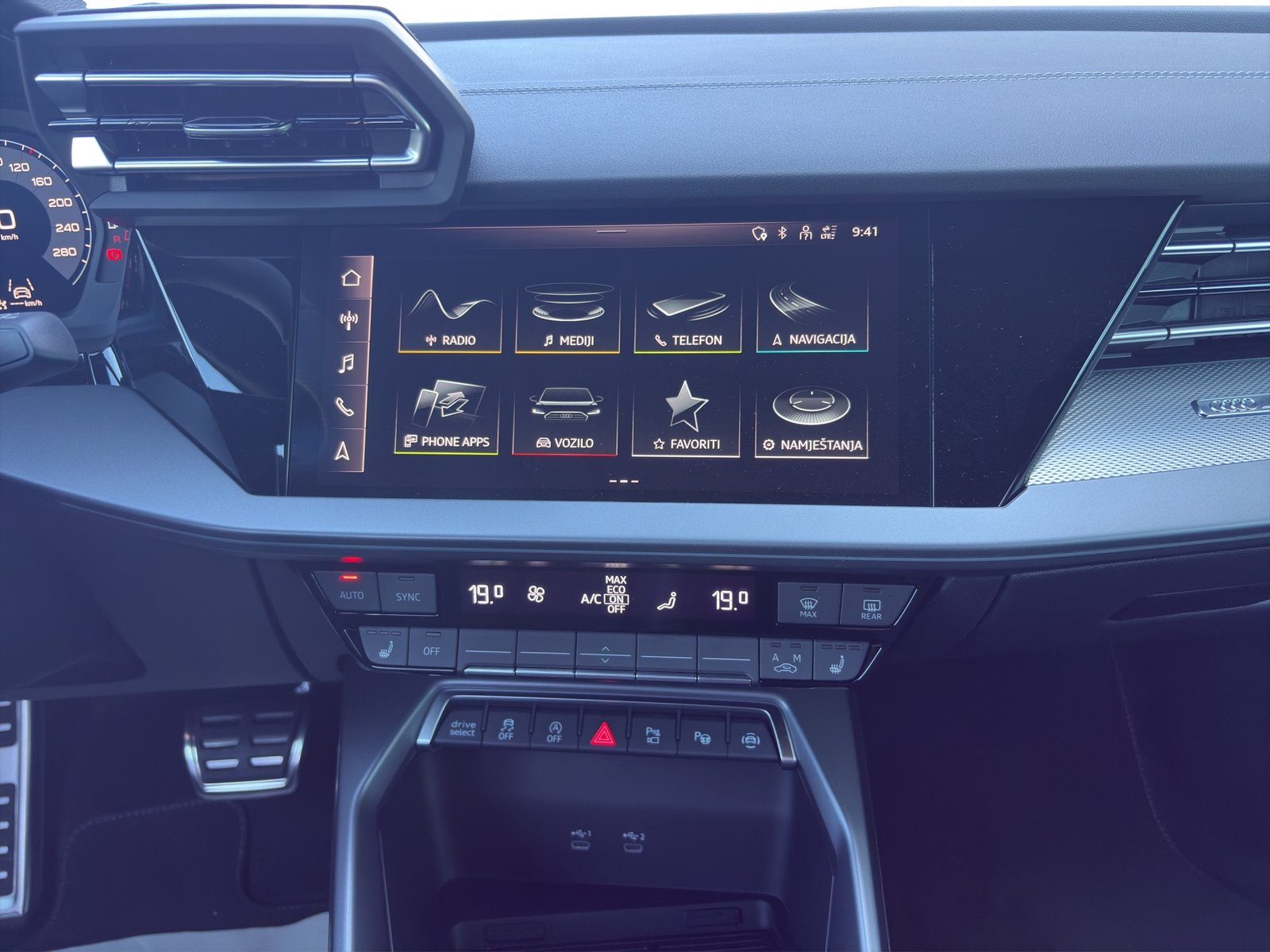 2026 Audi A3 allstreet S line — fotografija 12