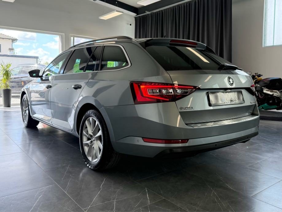 2018 Škoda Superb — fotografija 4