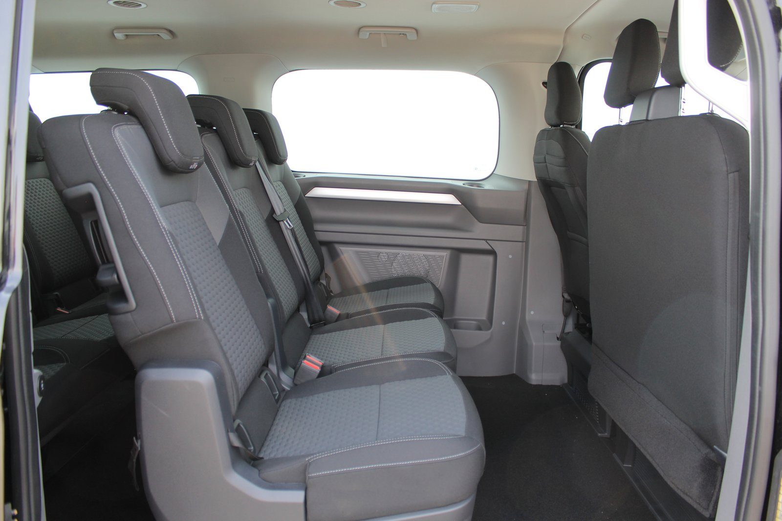 2026 Volkswagen Caravelle — fotografija 12