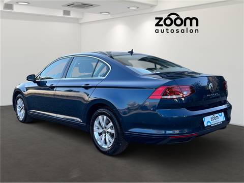 2021 Volkswagen Passat — sličica 4
