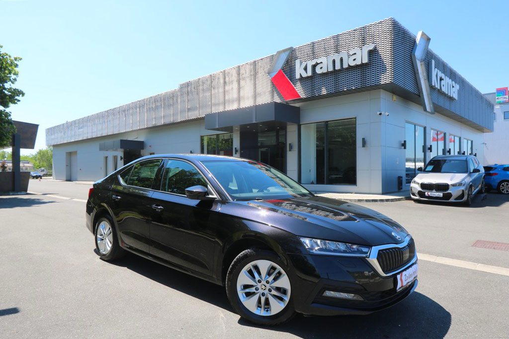 2023 Škoda Octavia — fotografija 12
