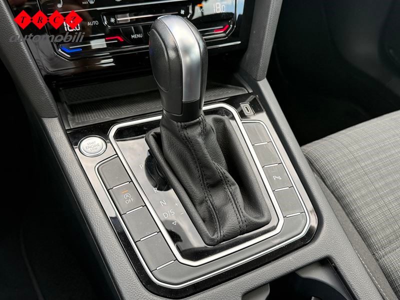 2021 Volkswagen Passat — fotografija 11