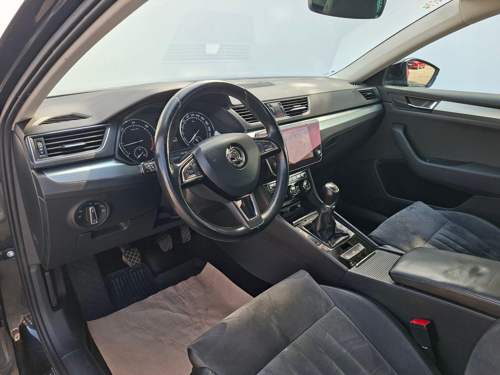 2018 Škoda Superb — fotografija 8