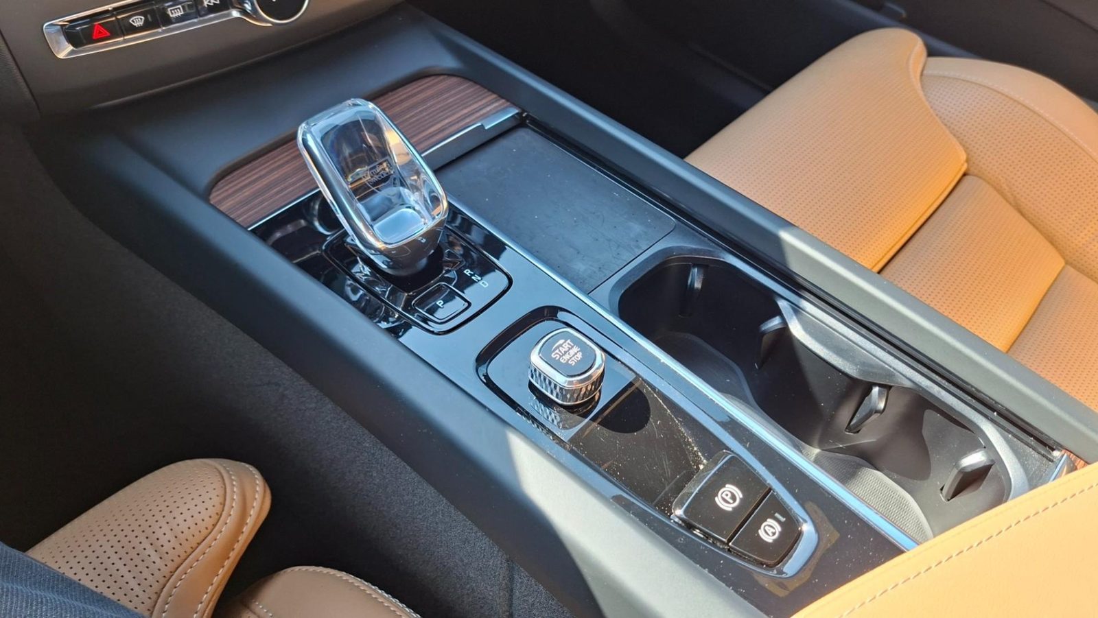 2023 Volvo XC60 — fotografija 20