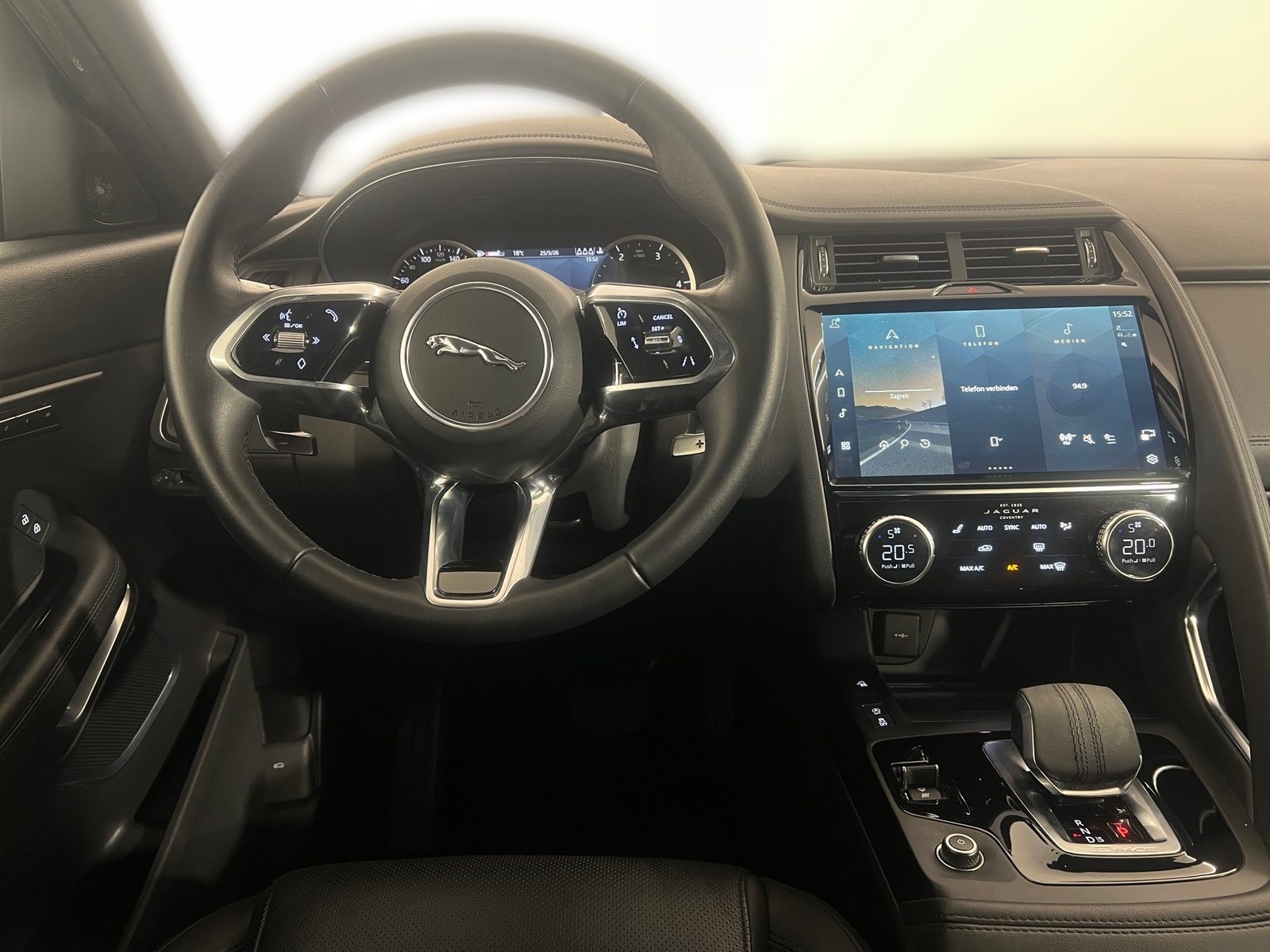 2022 Jaguar E-Pace — fotografija 15