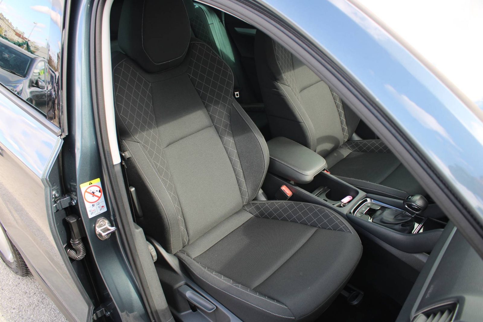 2019 Škoda Karoq — fotografija 13