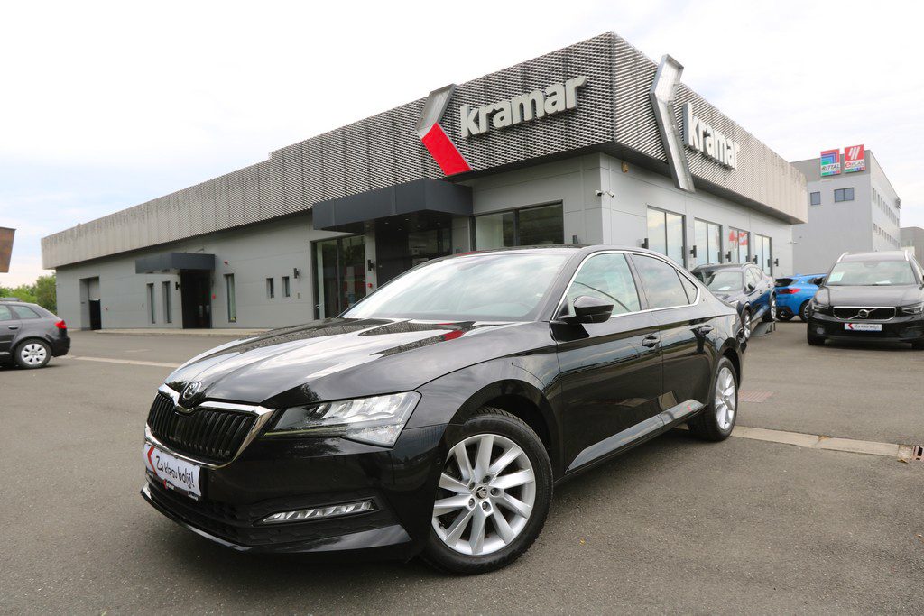 2023 Škoda Superb — fotografija 15