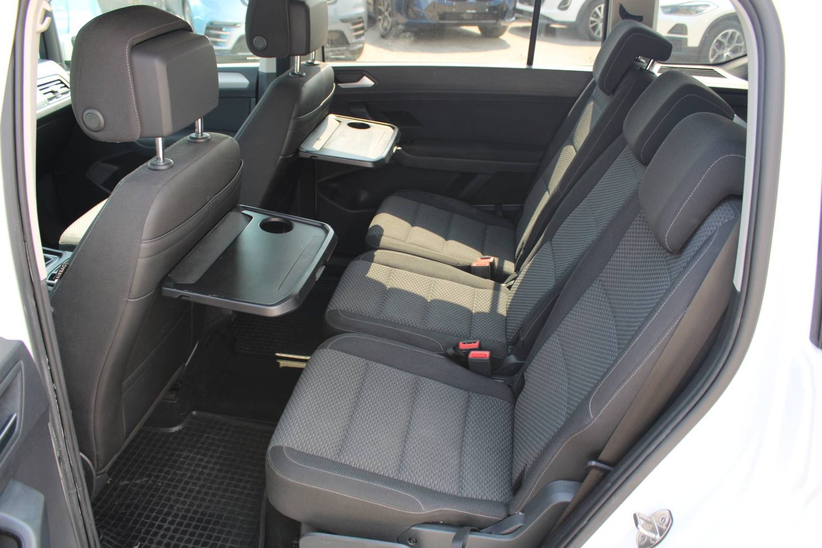 2016 Volkswagen Touran — fotografija 11