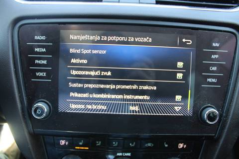 2017 Škoda Octavia — sličica 27