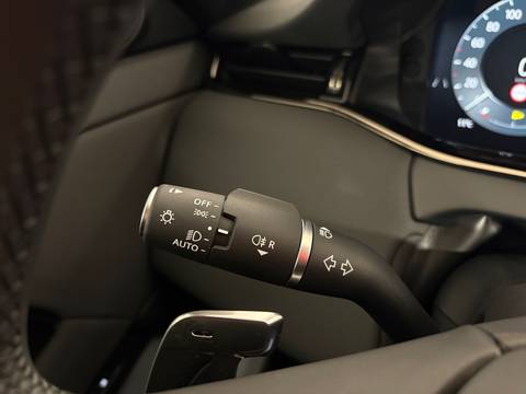 2025 Land Rover Range Rover Evoque — sličica 21