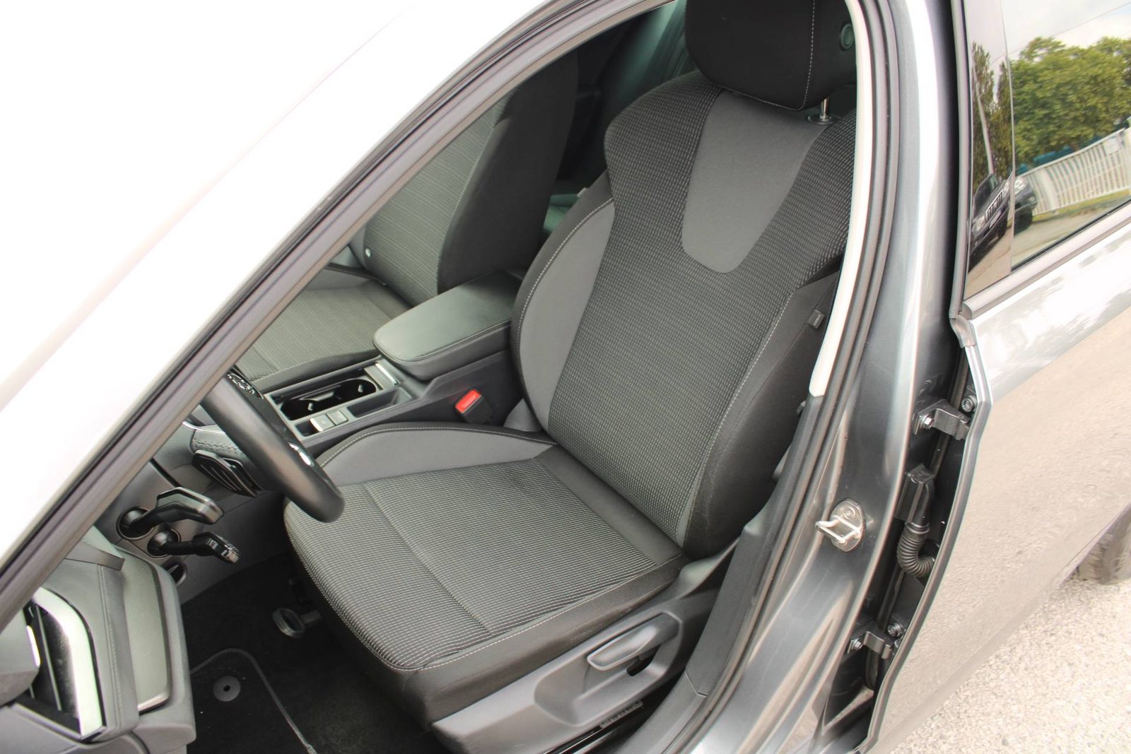 2023 Škoda Octavia Combi — fotografija 10